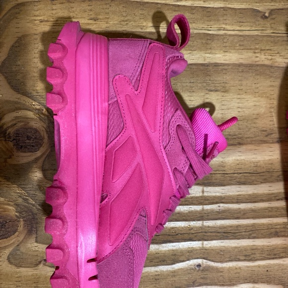 Reebok x Cardi B Classic V2 Pink - Picture 10 of 10